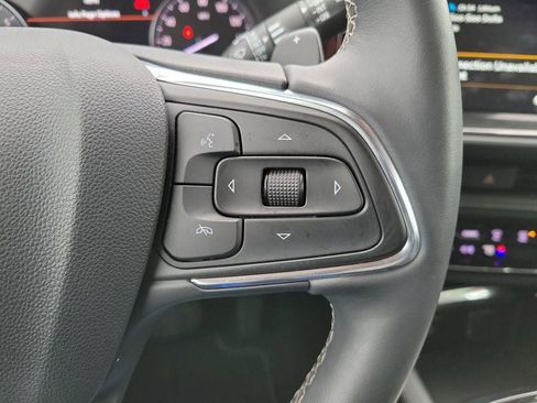 Used 2023 Buick Envision Essence image 16