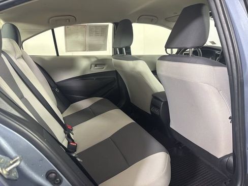 Used 2025 Toyota Corolla LE FWD image 5