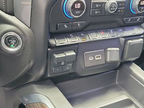 Used 2020 Chevrolet Silverado 1500 LT Trail Boss AWD/4WD image 17