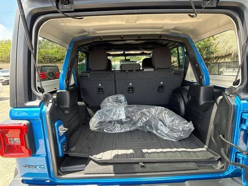 Certified 2023 Jeep Wrangler Unlimited Rubicon 4xe AWD/4WD image 30