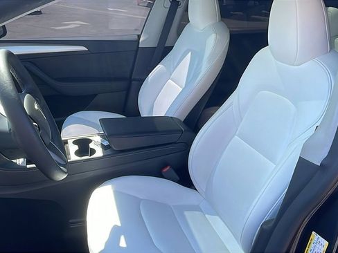 Used 2024 Tesla Model Y Long Range RWD image 10