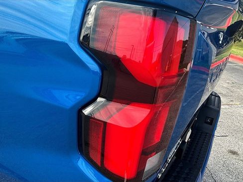 Used 2024 Chevrolet Colorado LT w/ LT Convenience Package III image 24