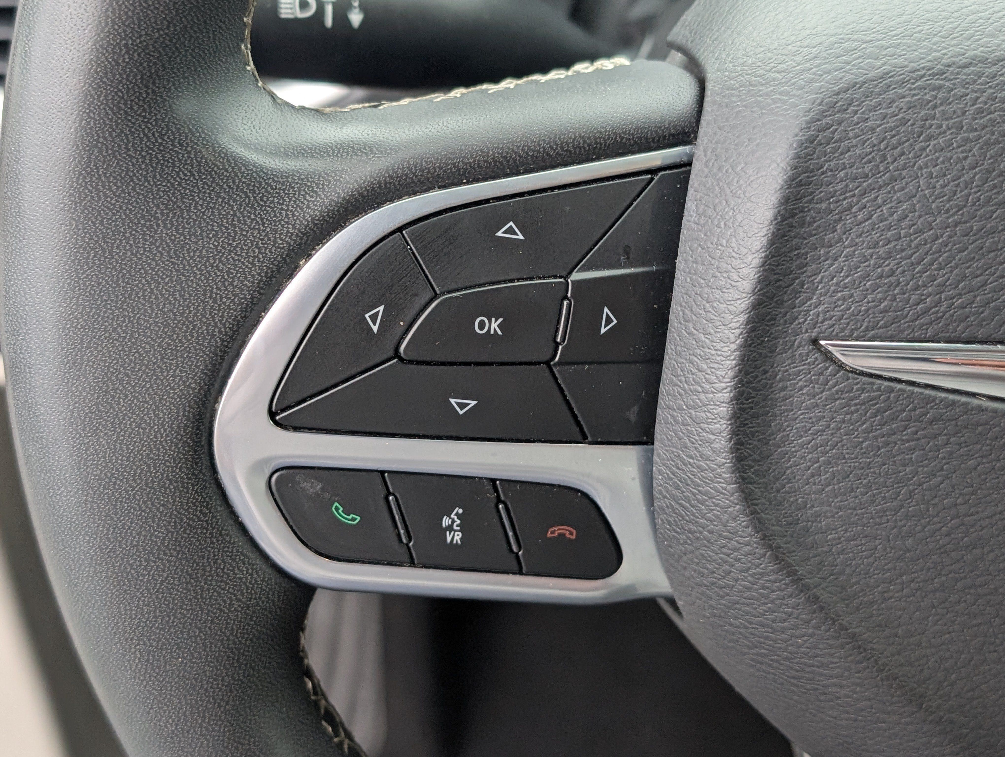 Used 2023 Chrysler Pacifica Touring-L FWD image 22