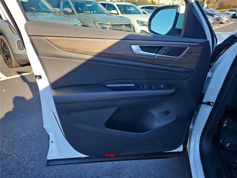 New 2026 Volkswagen Atlas SEL image 11