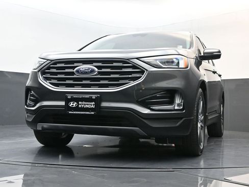 Used 2019 Ford Edge Titanium image 32