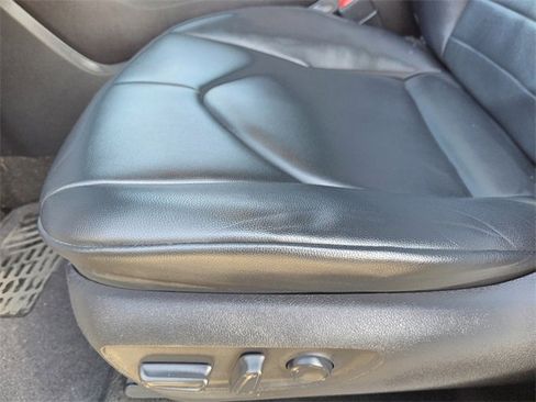 Used 2022 Toyota Highlander XLE image 19