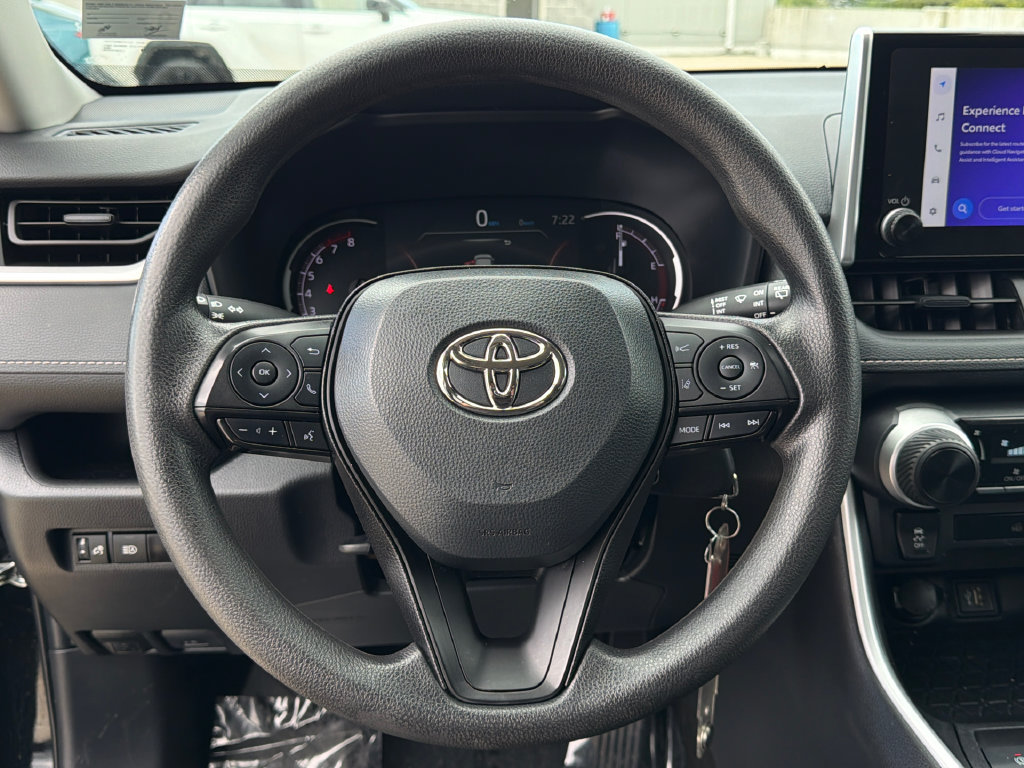 Used 2024 Toyota RAV4 LE AWD/4WD image 29