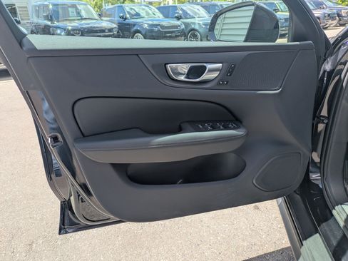 Used 2025 Volvo V60 B5 Cross Country Plus AWD/4WD image 12