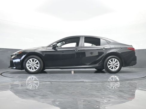 Used 2025 Toyota Camry LE image 60