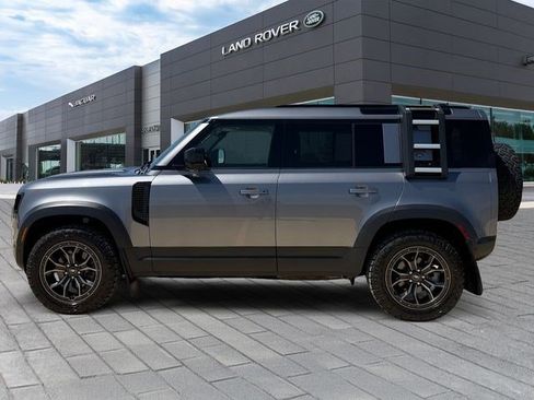 Used 2022 Land Rover Defender 110 S AWD/4WD image 2