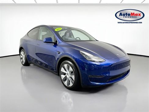 Used 2023 Tesla Model Y Long Range image 1