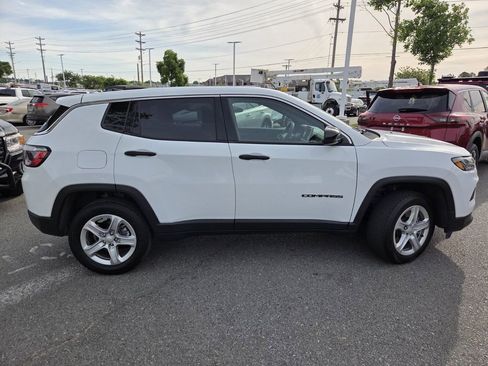 Used 2023 Jeep Compass Sport AWD/4WD image 4