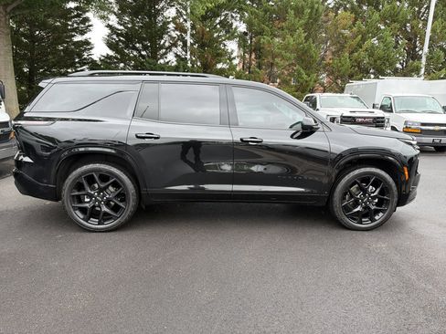 Used 2024 Chevrolet Traverse RS AWD/4WD image 11