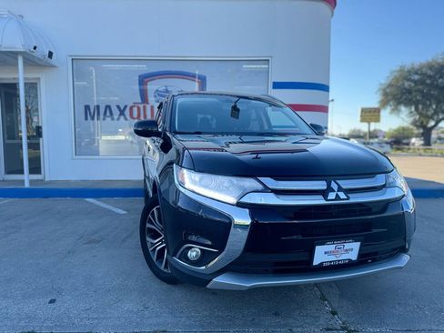 Used 2018 Mitsubishi Outlander SE image 15