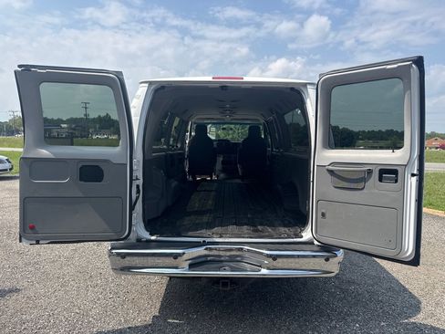 Used 2013 Ford E-350 and Econoline 350 XLT RWD image 21