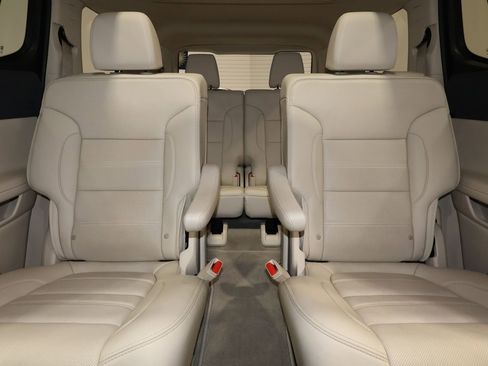 Certified 2022 GMC Acadia Denali w/ Denali Ultimate Package image 34