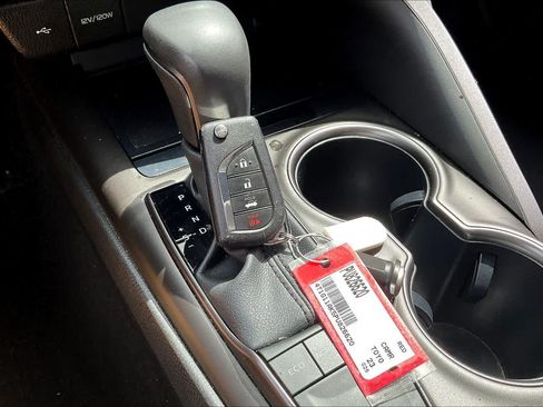 Used 2023 Toyota Camry SE FWD image 14