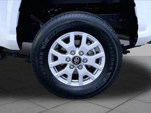 Used 2025 Toyota Tacoma SR AWD/4WD image 11