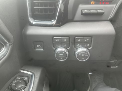 New 2026 GMC Sierra 3500 Denali w/ Denali Reserve Package image 18