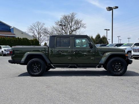 Used 2021 Jeep Gladiator Sport AWD/4WD image 3