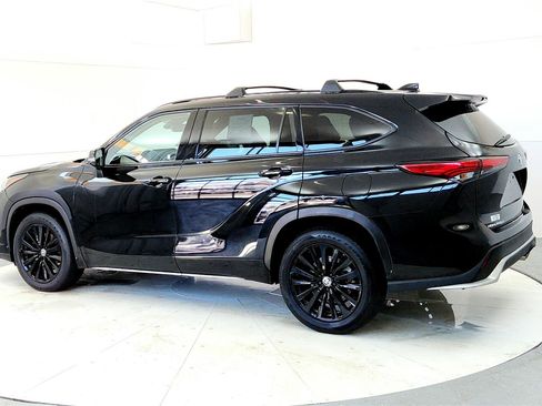 Used 2023 Toyota Highlander XSE image 4