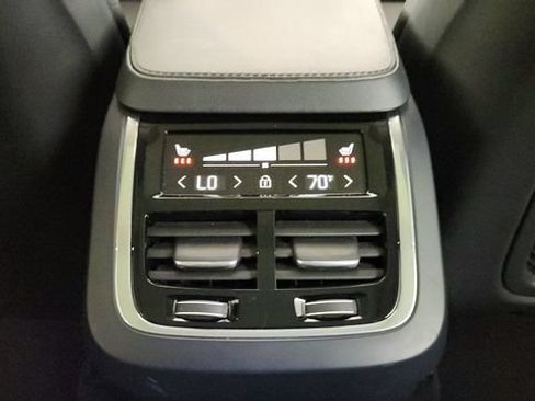 Certified 2023 Volvo XC90 B5 Plus w/ Protection Package Premier AWD/4WD image 30