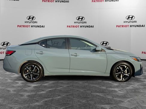 Used 2024 Nissan Sentra SV FWD image 2