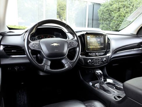 Used 2021 Chevrolet Traverse LT AWD/4WD image 5