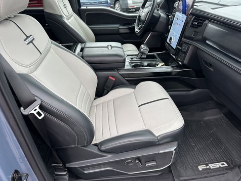 Used 2023 Ford F150 Lightning Platinum image 14