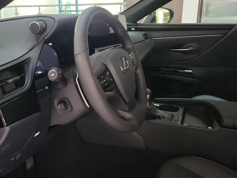 New 2025 Lexus ES 350 w/ Premium Package image 7