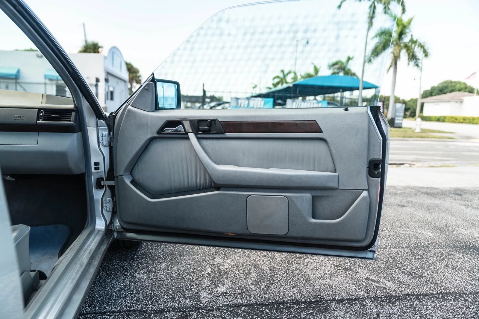 Used 1995 Mercedes-Benz E 320 Convertible image 20