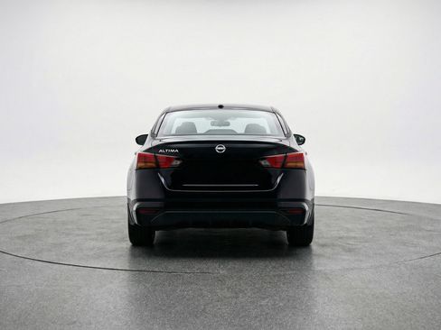 Used 2025 Nissan Altima 2.5 SV FWD image 7