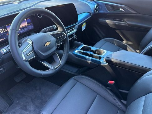 New 2026 Chevrolet Equinox EV LT w/ LPO, Blackout Package image 10