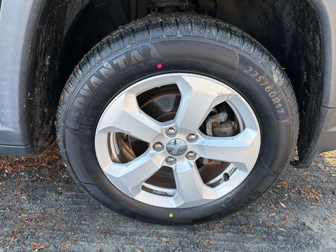 Used 2018 Jeep Compass Latitude w/ Popular Equipment Group image 8