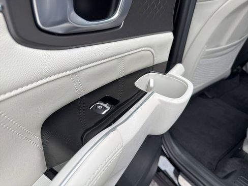 Used 2023 Kia Sorento SX image 38