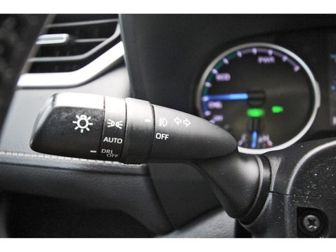 Used 2021 Toyota RAV4 XLE Premium AWD/4WD image 19