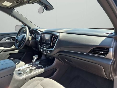 Used 2023 Chevrolet Traverse LT AWD/4WD image 17