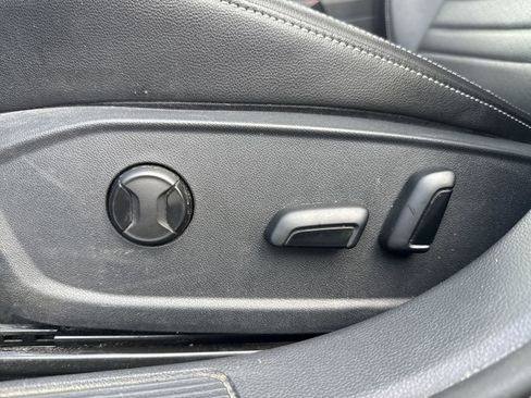 Used 2023 Volkswagen Jetta SE FWD image 12