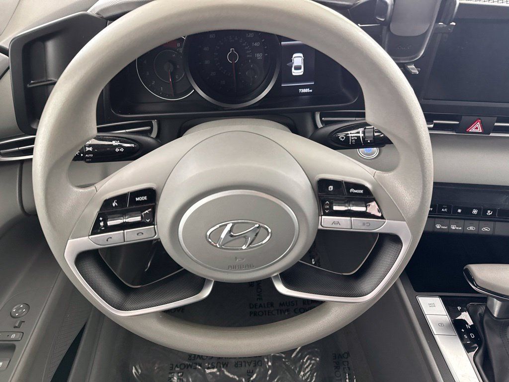 Used 2022 Hyundai Elantra SEL FWD image 26