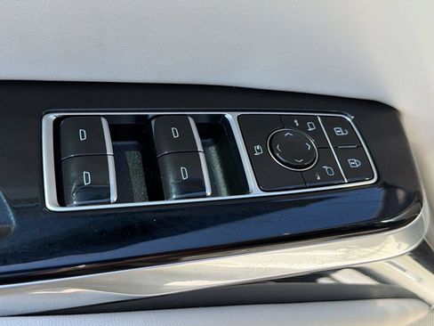 Used 2025 Cadillac Escalade Sport Platinum w/ LPO, Floor Liner Package AWD/4WD image 15