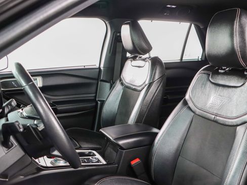 Used 2022 Ford Explorer ST w/ ST Street Pack image 23