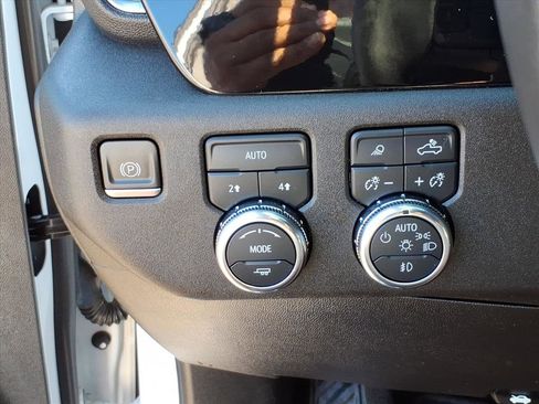 Certified 2022 GMC Sierra 1500 SLT w/ SLT Convenience Package image 19