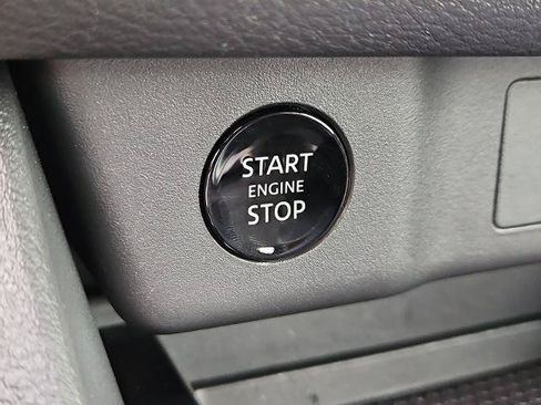Certified 2026 Nissan Rogue SV FWD image 24