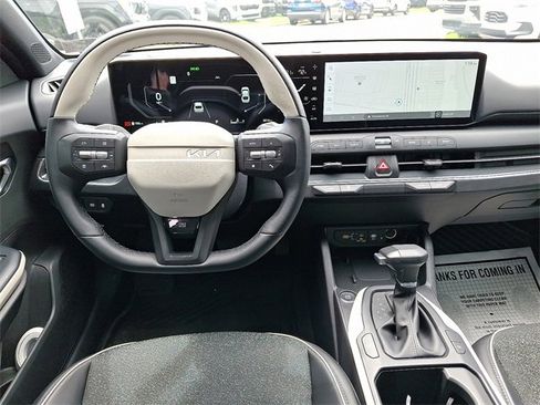 Certified 2025 Kia K4 GT-Line image 11