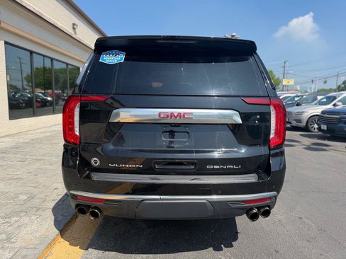 Used 2021 GMC Yukon XL Denali w/ Denali Premium Package AWD/4WD image 8