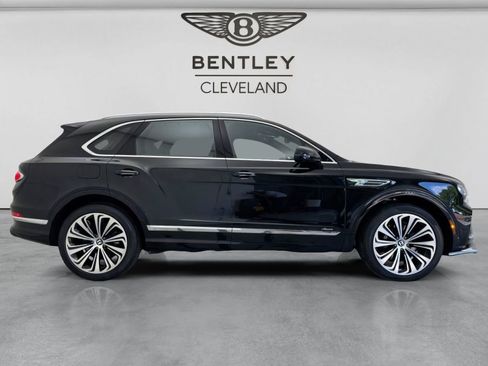 Used 2025 Bentley Bentayga AWD/4WD image 2