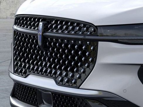 New 2026 Lincoln Nautilus Premier AWD/4WD image 17