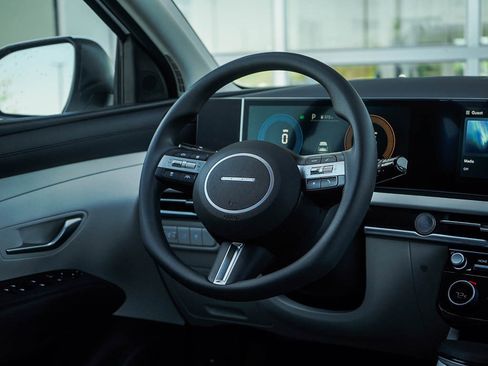 New 2025 Hyundai Tucson SEL image 16