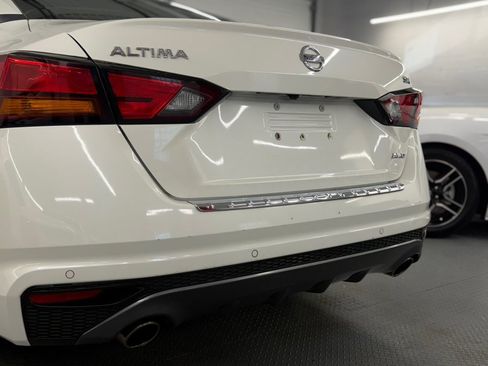 Used 2021 Nissan Altima 2.5 SR w/ SR Premium Package AWD/4WD image 15