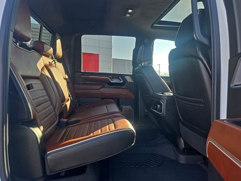 Used 2024 GMC Sierra 3500 Denali Ultimate image 41